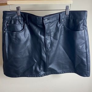 Black pleather mini Skirt